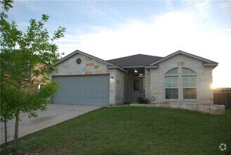 Building Photo - 1315 Logan Dr