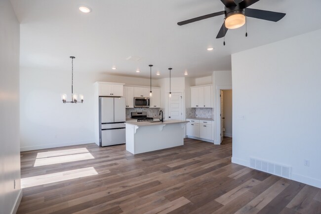 Building Photo - 2722 Blue Dawn Ln