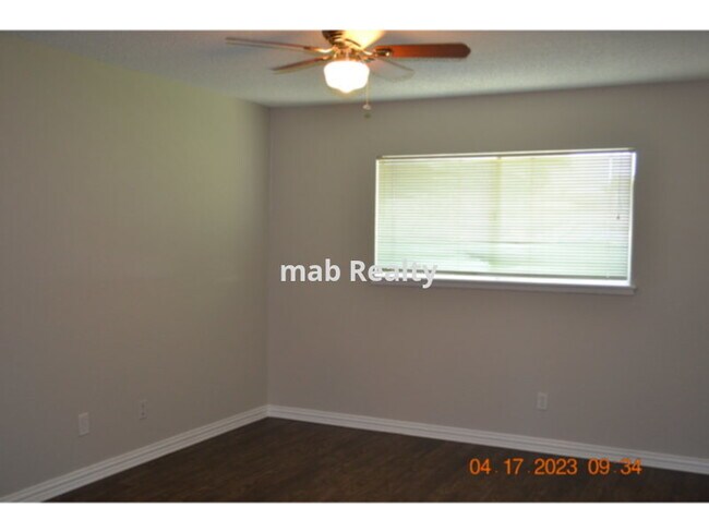 Building Photo - 3-2-1 Single Story home in Carrollton ISD