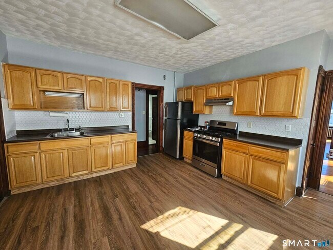 Building Photo - 103 Campfield Ave