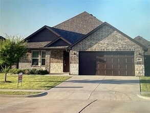 Building Photo - 1006 Eva Dr
