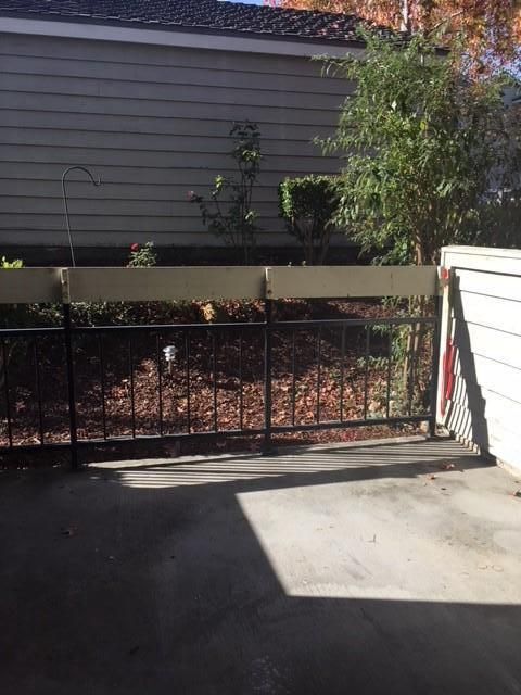 Foto del edificio - 7635 Canyon Meadows Cir