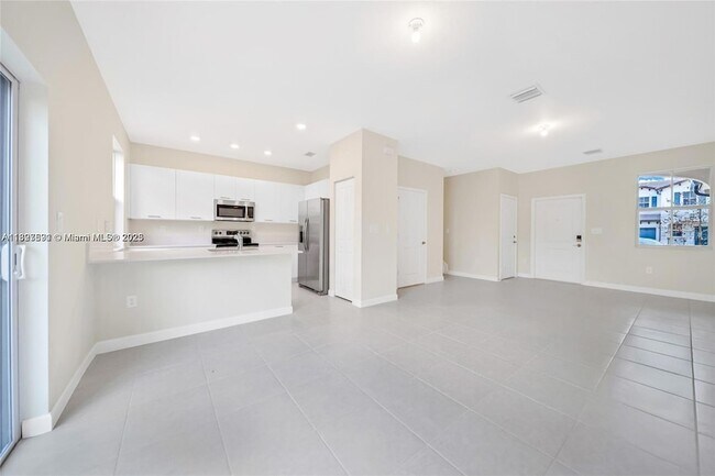 Foto del edificio - 12918 NW 23rd Pl