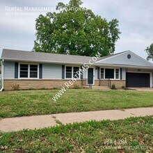 Building Photo - 1654 SW Knollwood Dr