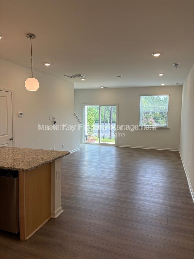 Foto del edificio - 10636 Brookside Reserve Rd