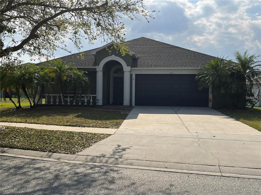 Foto principal - 4211 Hartford Lake Dr