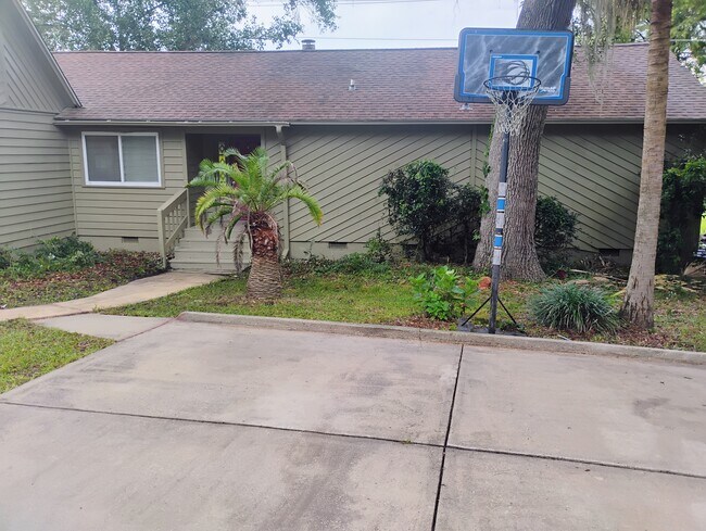Foto del edificio - 3058 Bayshore Dr