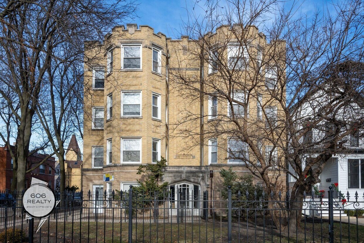 Foto principal - 2722 W Logan Blvd