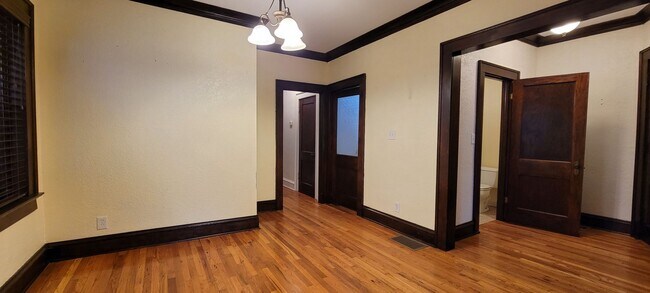 Foto del edificio - 3929-3931 Roanoke Rd.