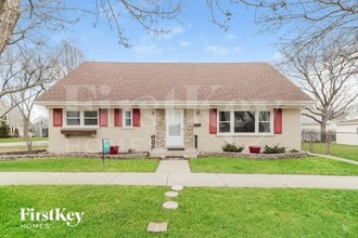 Building Photo - 301 E Division St