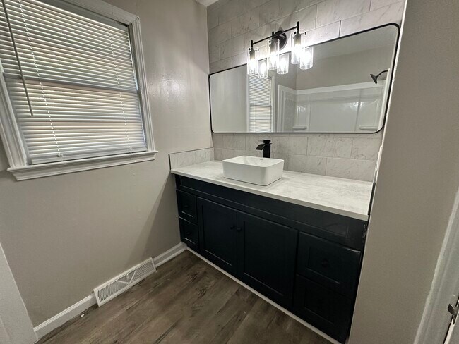 Building Photo - Newly renovated duplex - 107A Sador St, Cherryville, NC