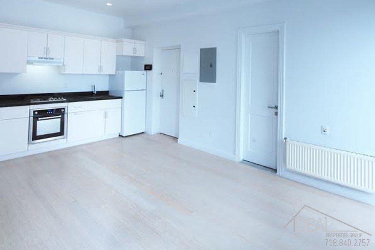 Primary Photo - LOFT Studio in Bed-Stuy