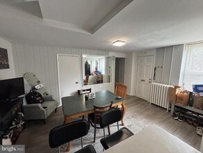 Building Photo - 112 Grape St