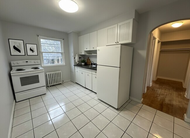 Photo du bâtiment - Bayers Road Apartments