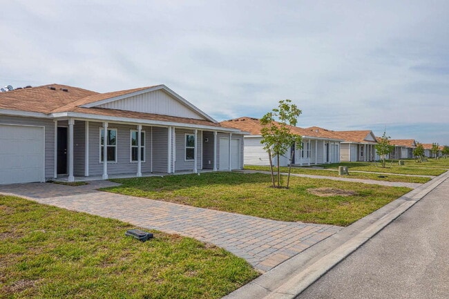 Photo - Fall Into Savings — Enjoy a $750 Discount ... Apartment