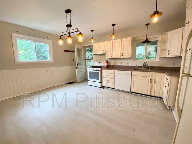 Building Photo - 5318 Kent Way
