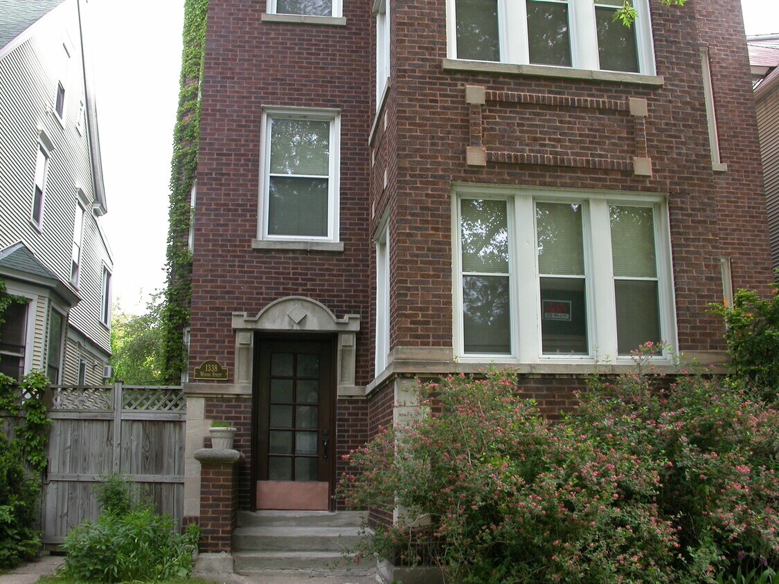 1338 W. Winona St. Chicago Illinois 60640 - 1338 W Winona St