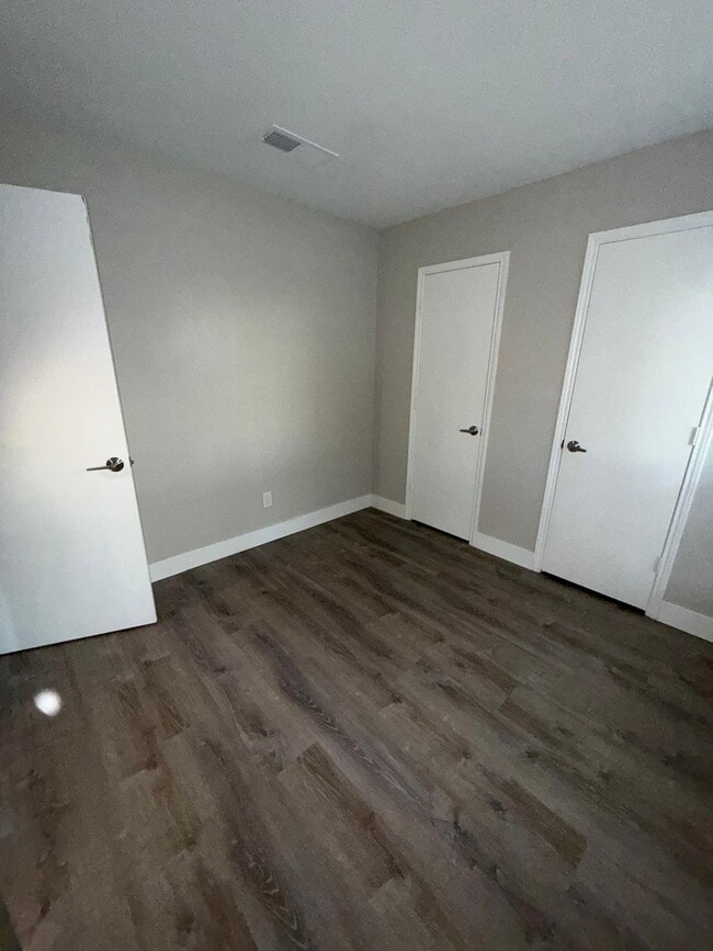 Foto del edificio - 211 Shrum Ct