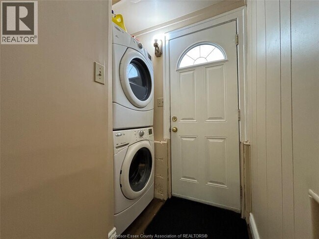 Photo du bâtiment - 1636 Dufferin Pl