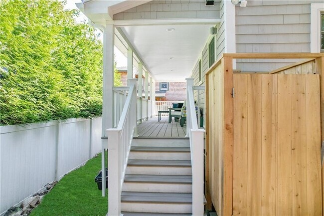 Building Photo - 10 Rear Robinson St