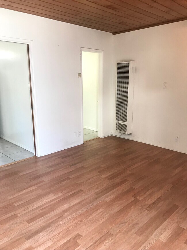 Foto del edificio - 1301 E Wilson Ave