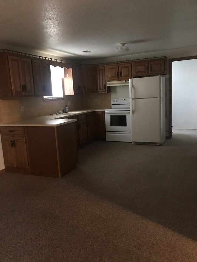 Kitchen all appliances furnished including dishwasher - 3704 Canal Blvd