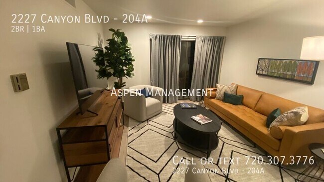 Foto del edificio - 2227 Canyon Blvd