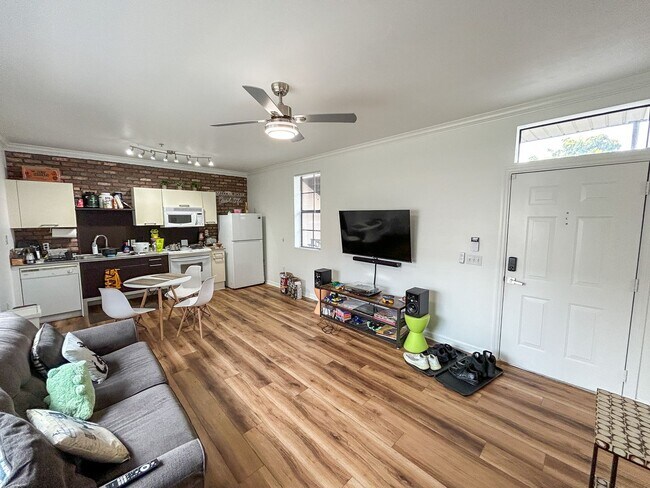 Foto del edificio - Lofts at West University #201