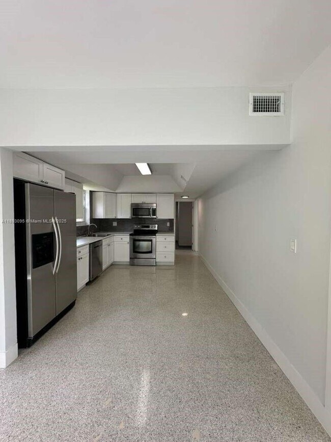 Building Photo - 1189 NW 45th Ave