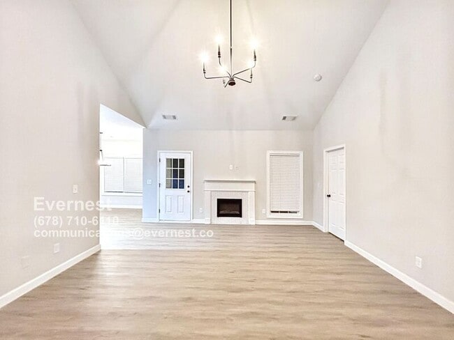 Foto del edificio - 2935 Laurel Ln