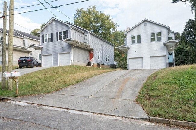 Photo - 2027 Lois Pl NW House