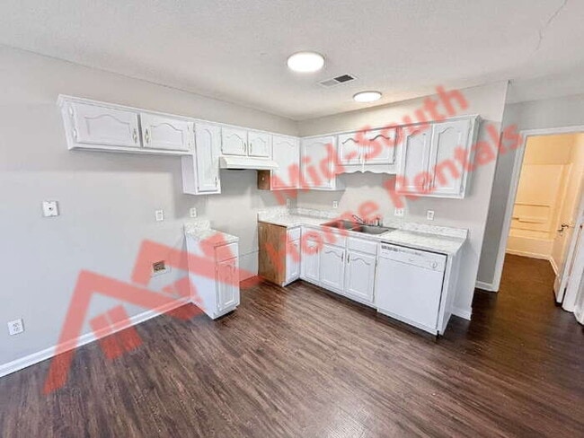 Building Photo - 4450 Longtree Cove