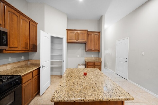 Building Photo - 111 Harbour Town Cir