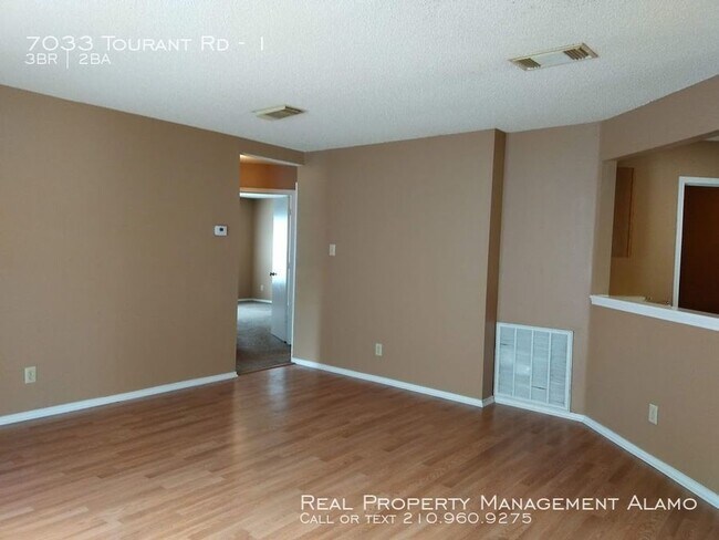 Foto del edificio - 7033 Tourant Rd