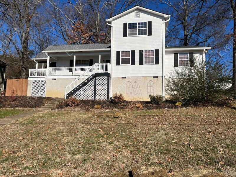 Primary Photo - 301 Pine Ridge Rd