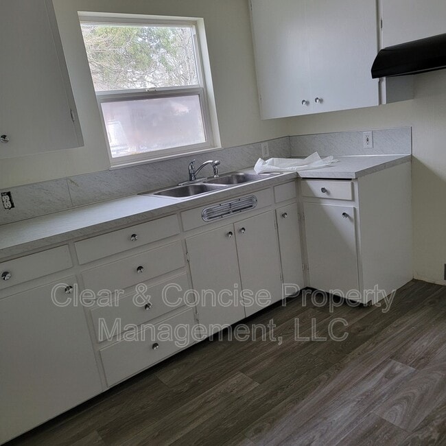 Building Photo - 38 Corliss Ln