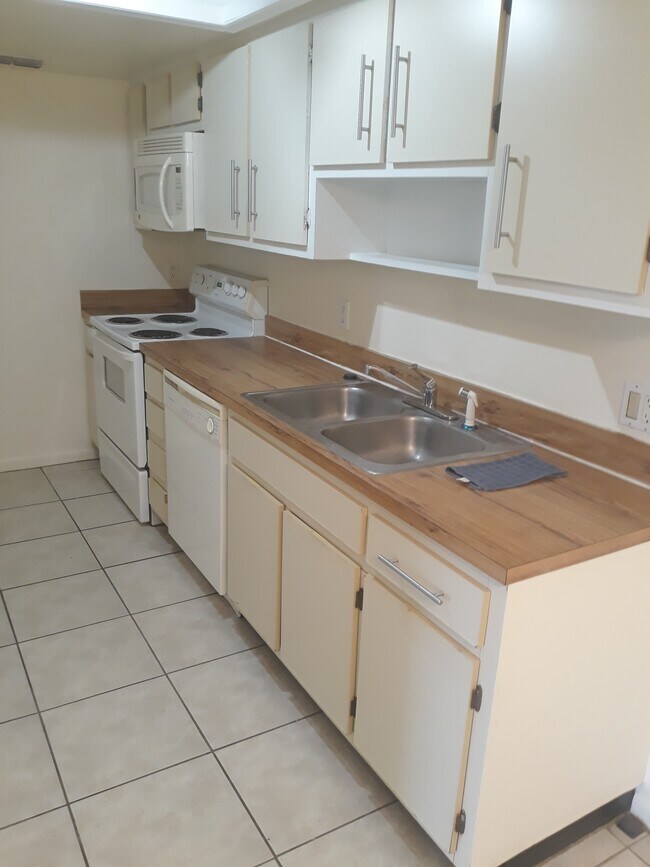 Foto del interior - 5255 Vineland Rd