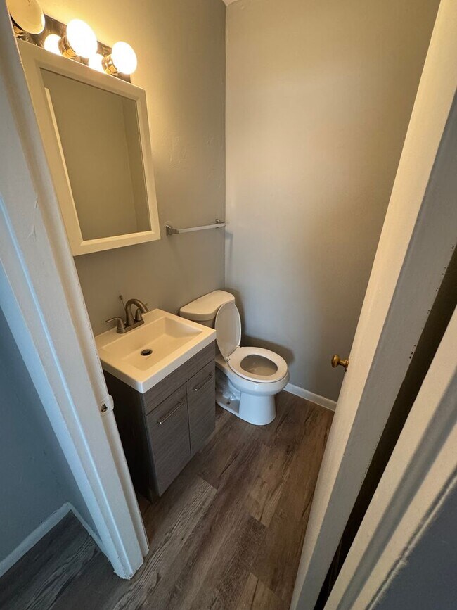 Foto del edificio - 3308 Sablewood Dr