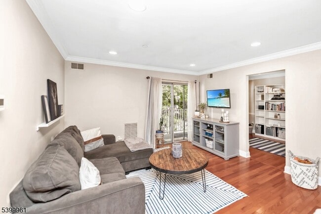 Foto del edificio - 52 Brookside Ln