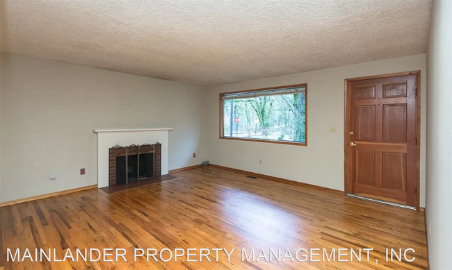 Foto del edificio - 3 br, 1 bath House - 4340 BEASLEY WAY