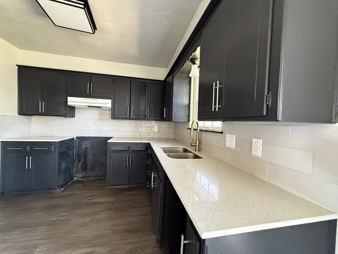 Foto del edificio - 829 Willow Brook Dr