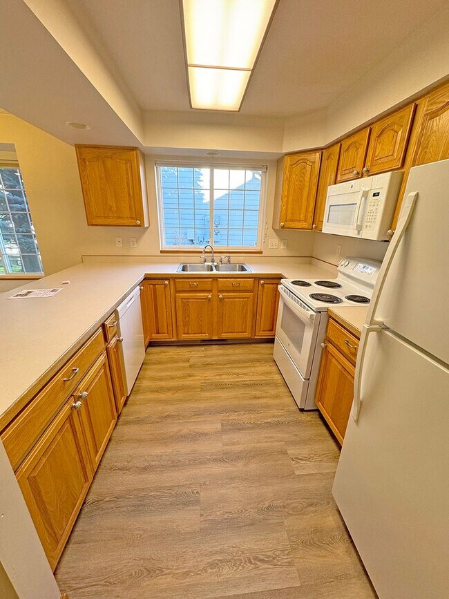 Building Photo - Clean Three Bedroom Condo on Bozeman's Wes...