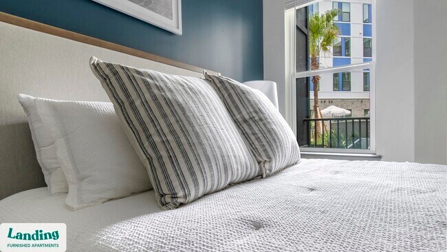 Building Photo - 944 Broadcast Pl