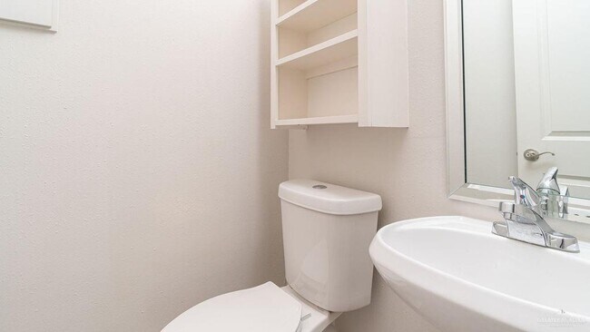 Foto del edificio - 9 W Fig Ave