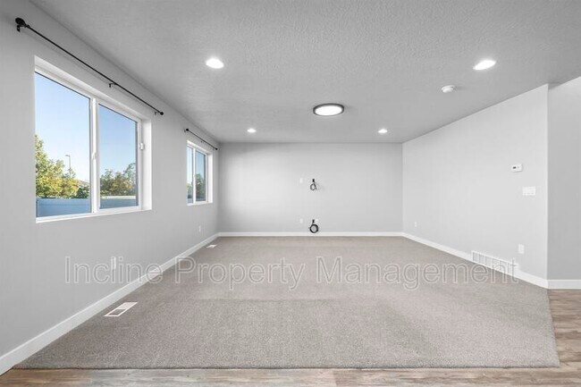Foto del edificio - 446 N 230 E