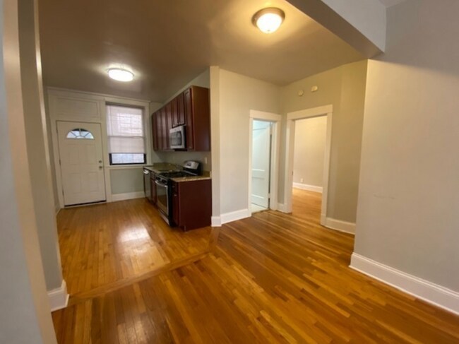 Foto del edificio - 1318 W Waveland Ave
