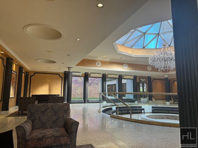 Foto del edificio - Spacious 2 Bedroom 2 Bath In Glen Oaks! $3...