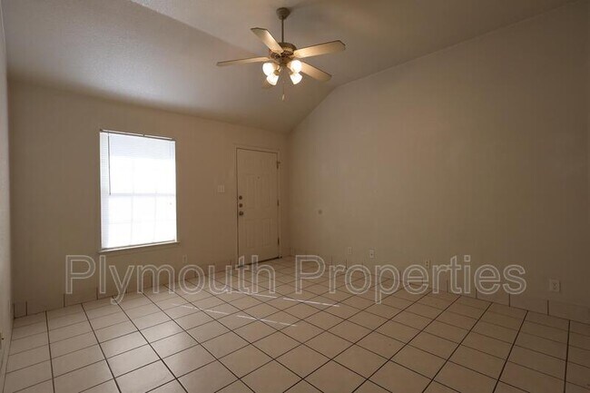 Foto del edificio - 1901 North W S Young Drive