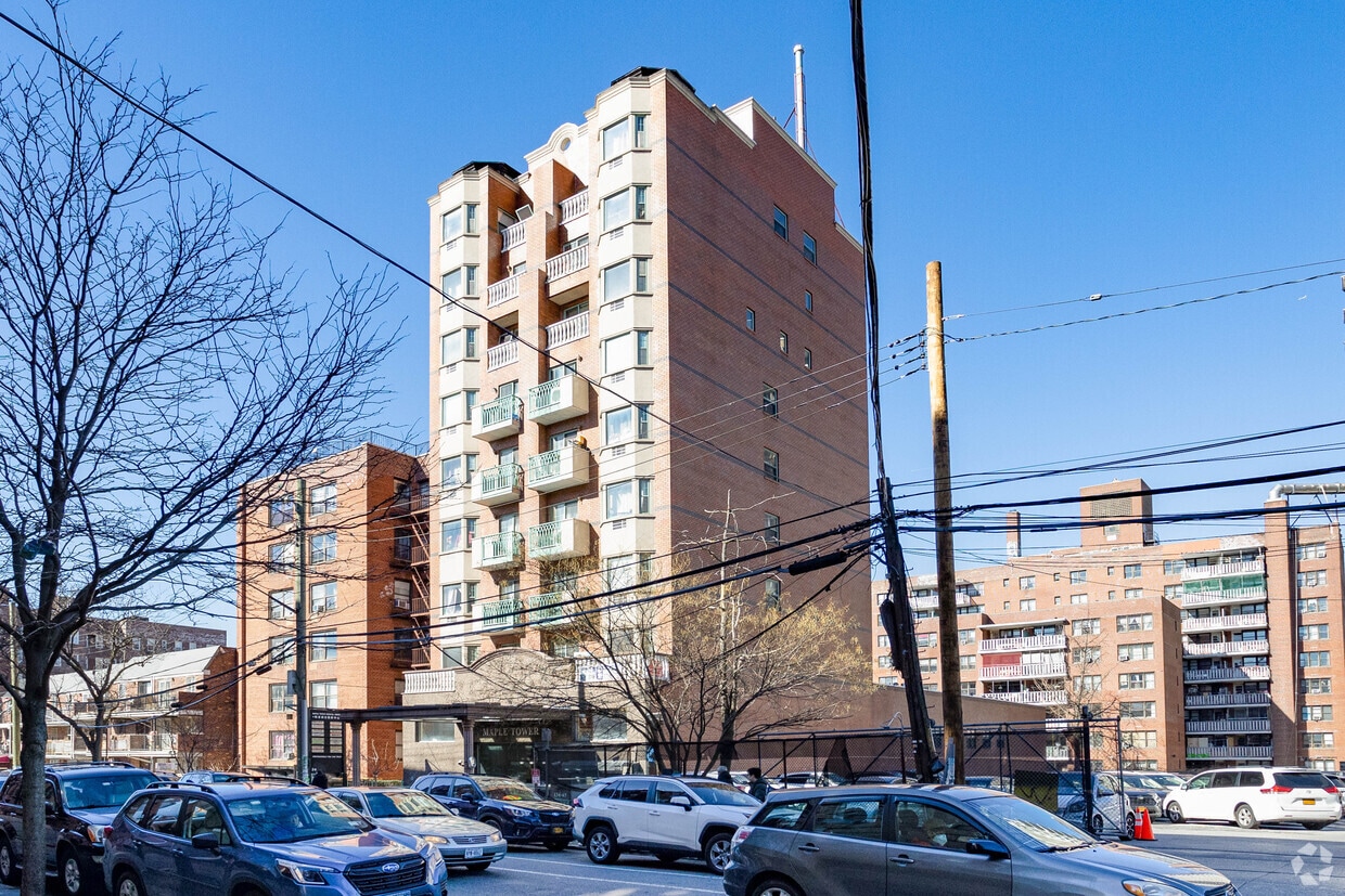 Primary Photo - Maple Tower