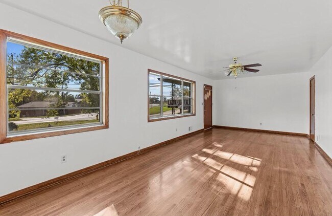Foto del edificio - Cozy and New Renovated 3 Bedroom 2 Bath in...